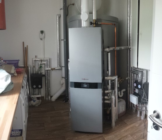 Neubau einer Gasheizung mit wassergeführtem Kamin